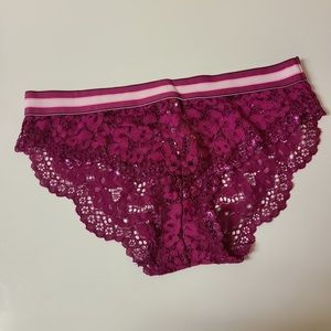 BNWT Victoria’s Secret panties sz medium